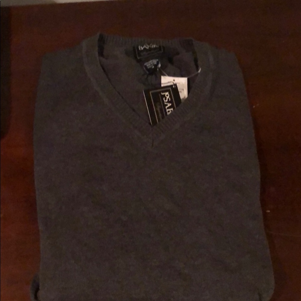 New with tags vneck Jos A Banks grey sweater